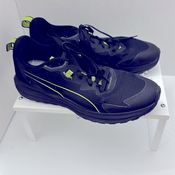 PUMA TWITCH RUNNER TRAIL LOW BLACK LIME SQUEEZE Athletic Sneakers Size 11 - Picture 1 of 7